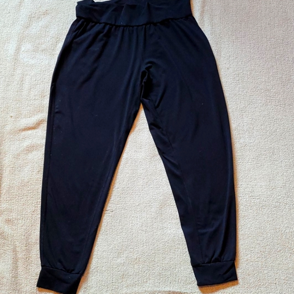 Under Armour- Women's Athletic Pants- LG- Black